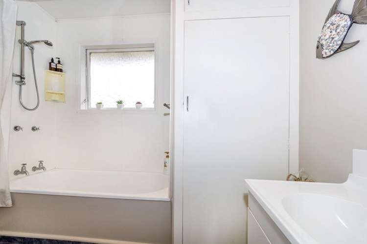 2/5 Lomax Place Islington_11