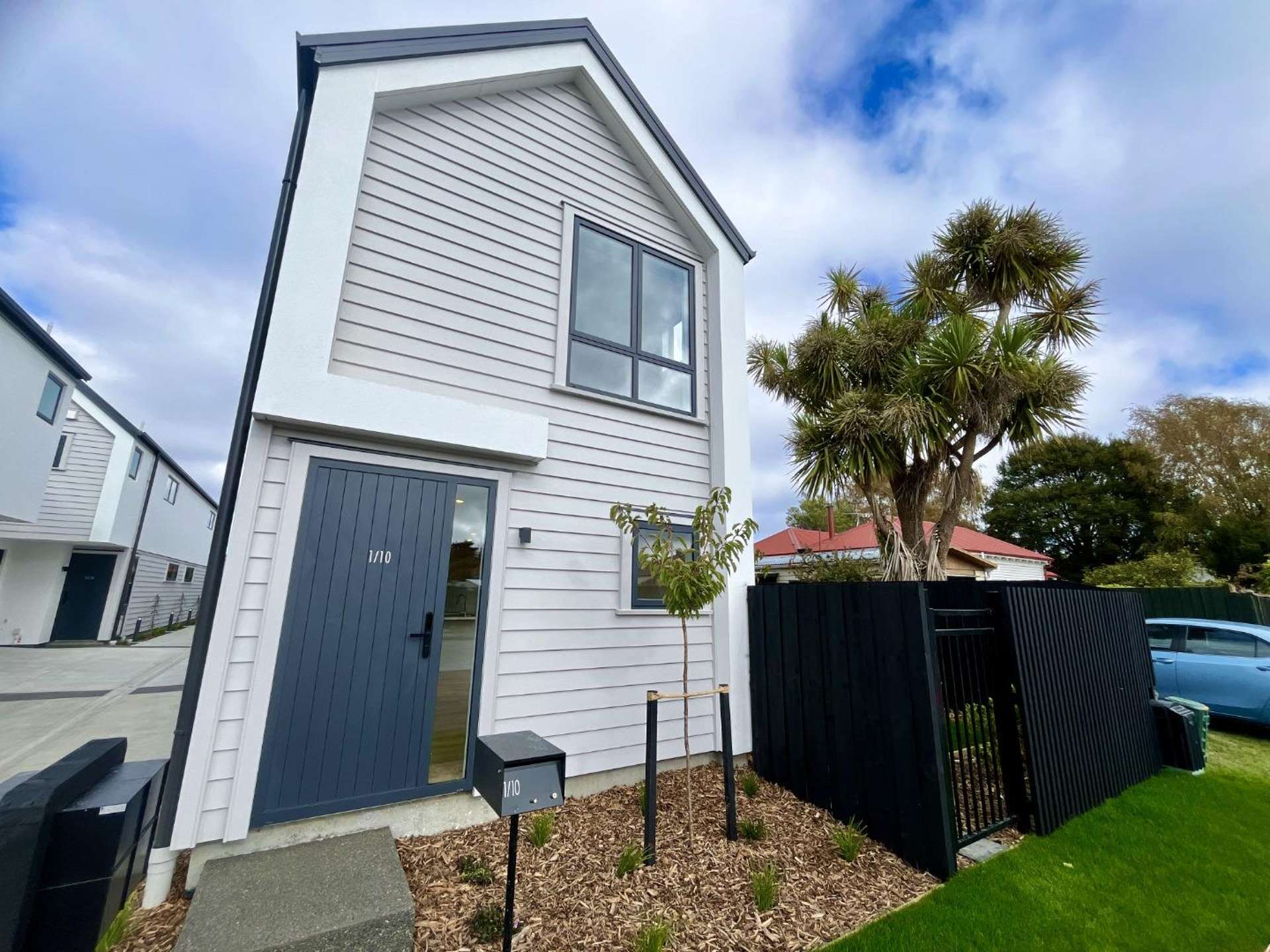 1/10 Surrey Street 1477_0