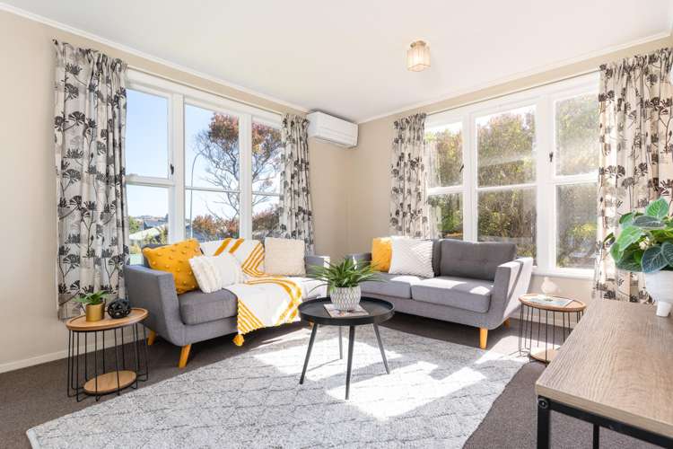 106 Warspite Avenue Cannons Creek_3