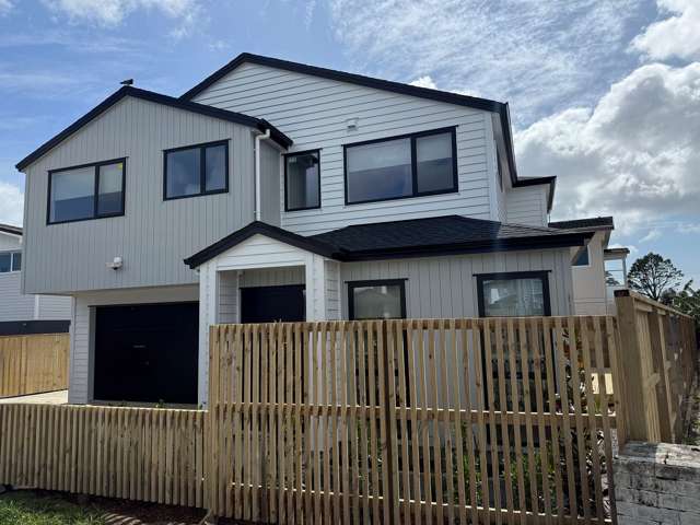 5 Bedroom Home - PAPATOETOE
