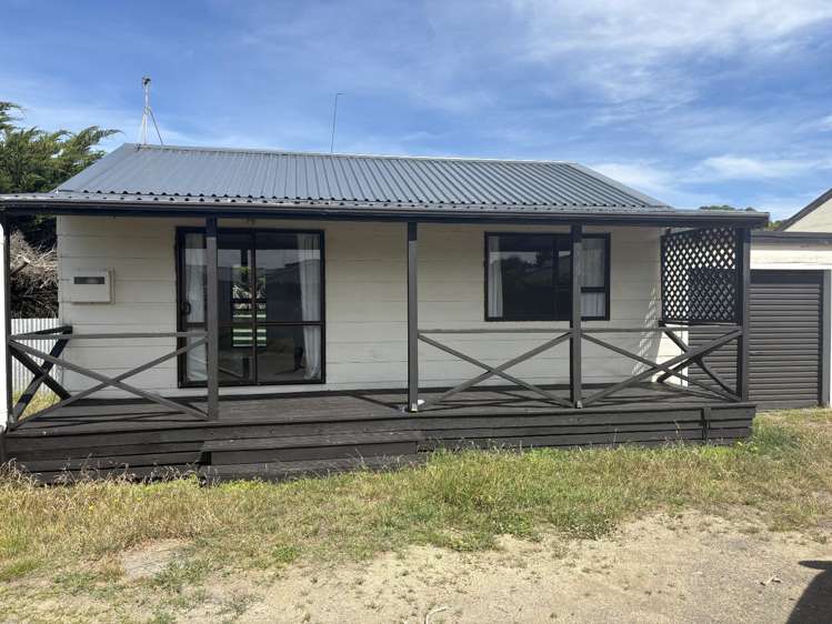 26A Hennessey Street East (left) 1207_7