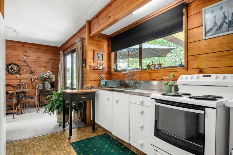 6 Seddon Road Puketaha_5