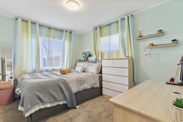 2/6 Boys Place Pakuranga Heights_8