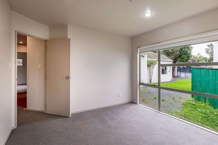2/191 Riddell Road Glendowie_13