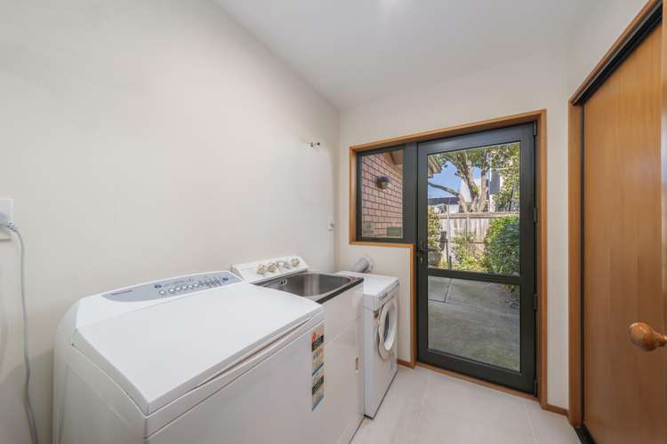 2 Springvale Gardens Harewood_13
