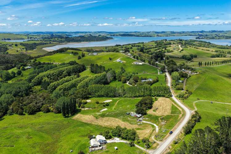 9 Petley Road Paparoa_16