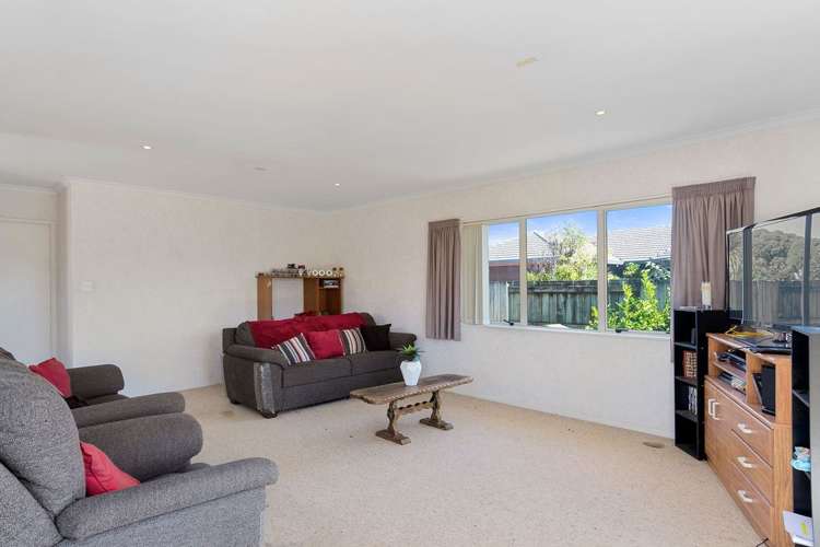 18 Lamia Grove Papamoa_3