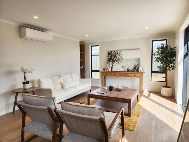 47 Metoriti Crescent Karaka_1