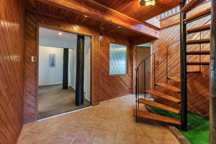 695 Huia Road Parau_15