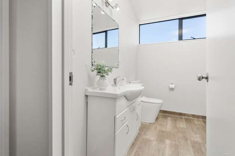 2/1 Melview Place New Lynn_10