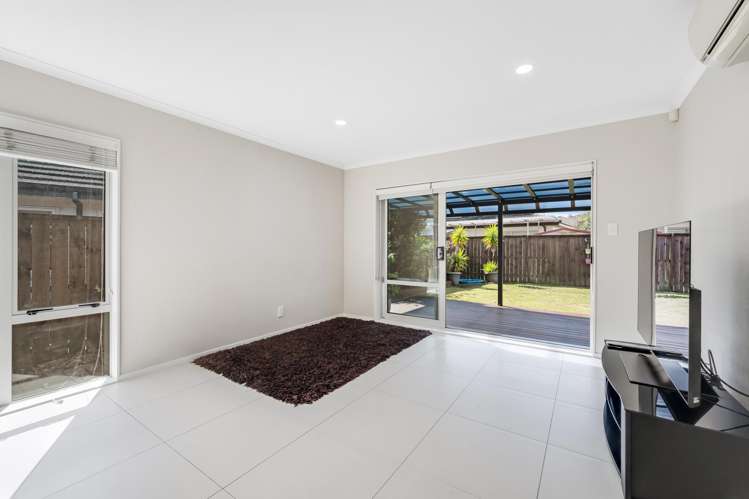 8 Reno Way Flat Bush_18