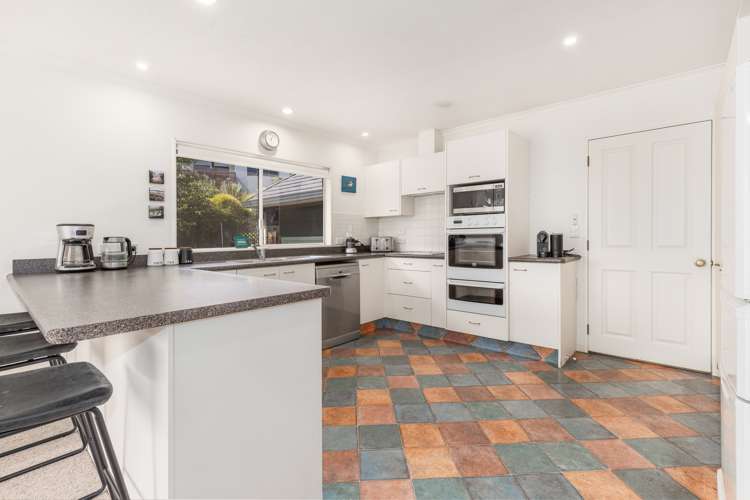 28 Harry Shaw Way Raumati South_5