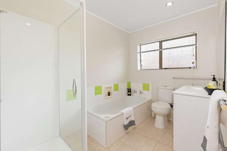 Flat 1/20 Pine Road Orewa_18