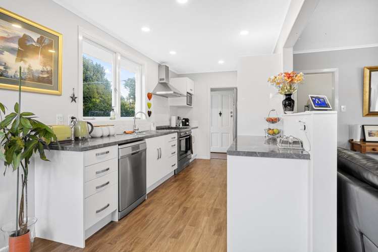 25 Alastair Avenue Owhata_6