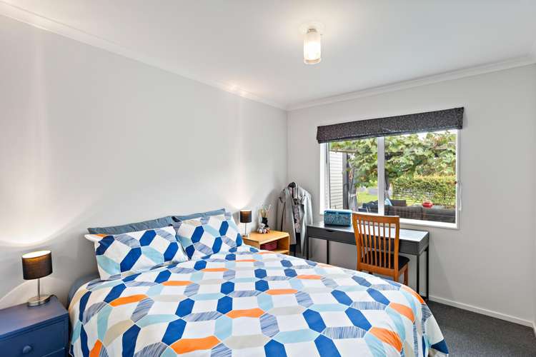 1098 Queen Street East Levin_10