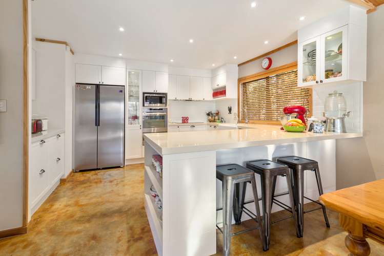 15a Holden Avenue Holdens Bay_8