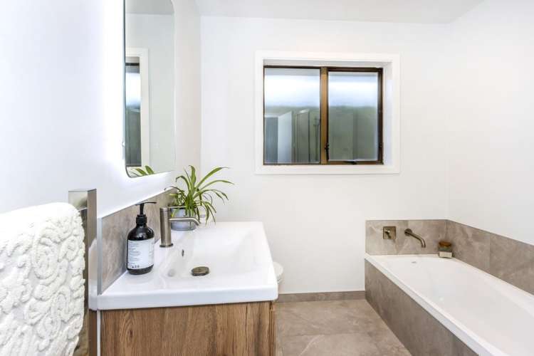 17 Liverton Crescent Bishopdale_9