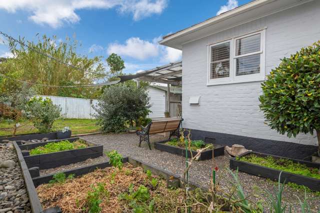 16 Achilles Crescent Narrow Neck_4