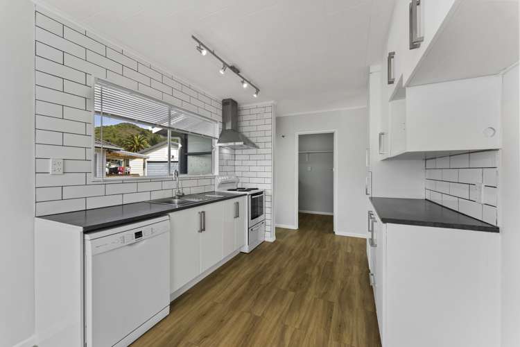 275 Wellington Road Wainuiomata_3