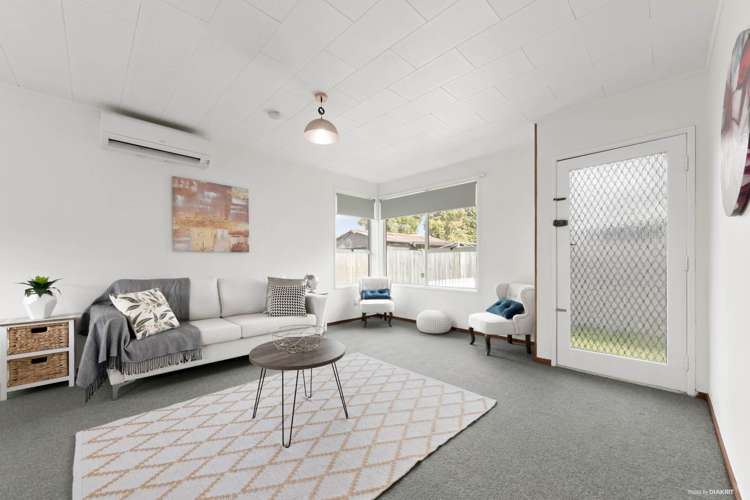 2/12a Yeovil Road Te Atatu Peninsula_8