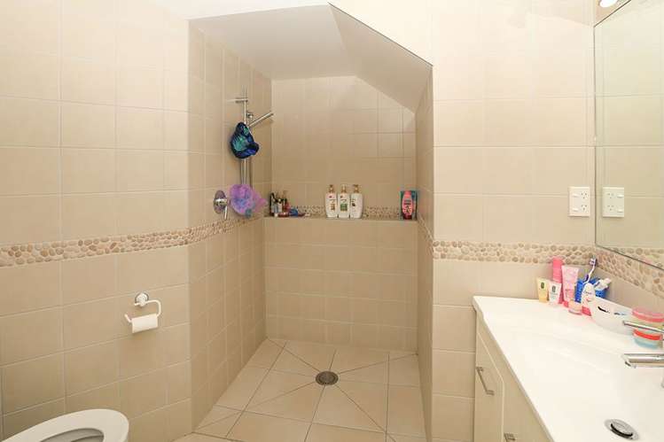 656a River Road Chartwell_12