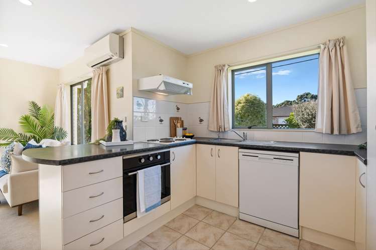 14/262 Centreway Road Orewa_8