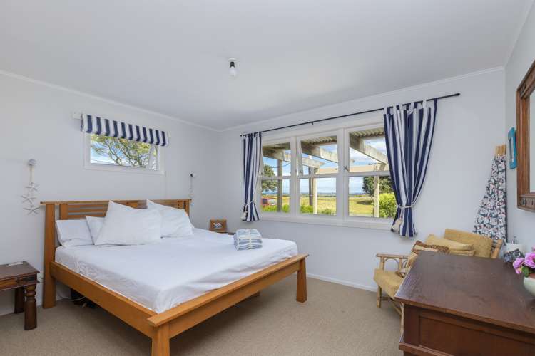 7 Birds Beach Road Tapora_11