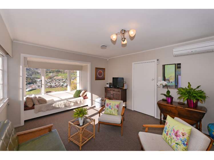 28 Jenner Road Toi Toi_2