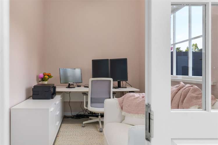 134 River Road Hamilton East_27