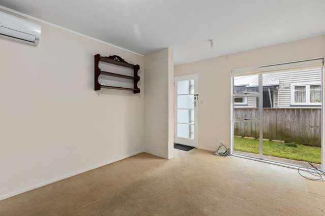 6/84 Freyberg Street Lyall Bay_3