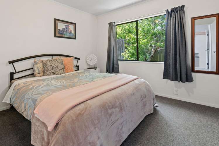 2/19 Romulus Place Totara Vale_13