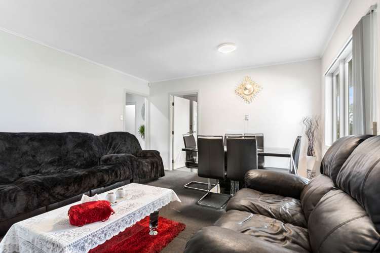 1/19 Velvet Crescent Otara_5