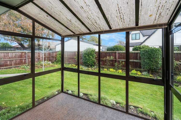 29 Wyatt Place Russley_25