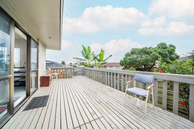 2/18 Frobisher Way Clendon Park_1