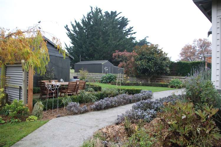 136 Rolling Ridges Road Levels Valley_32