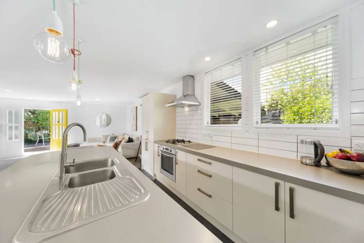 2/19 Kotare Street Hilltop_13