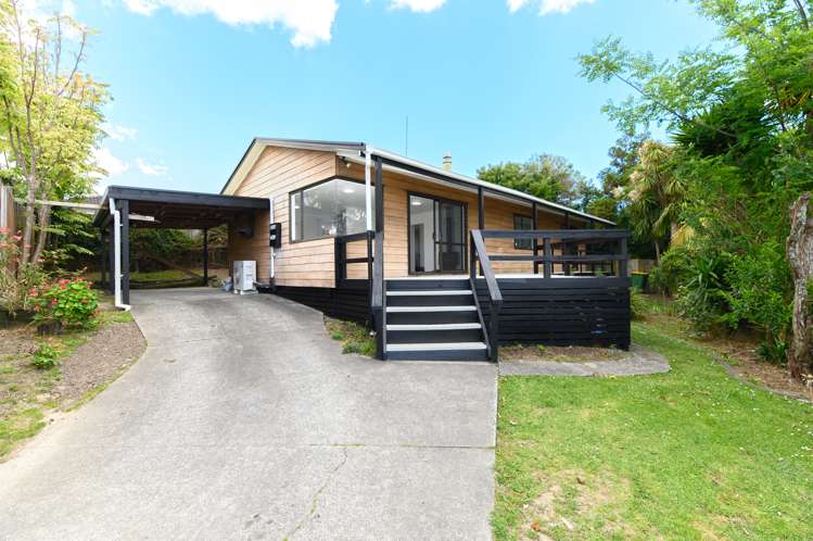 1/12 Netherlands Avenue Kelston_5