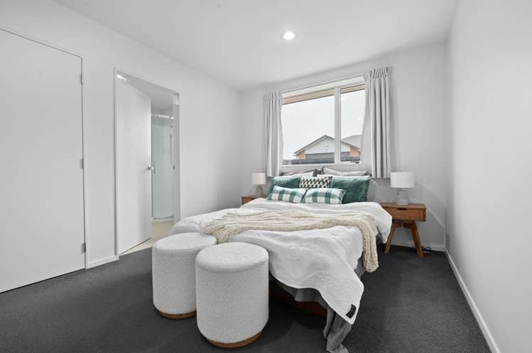 17 + 17A Barwick Place Huntington_20