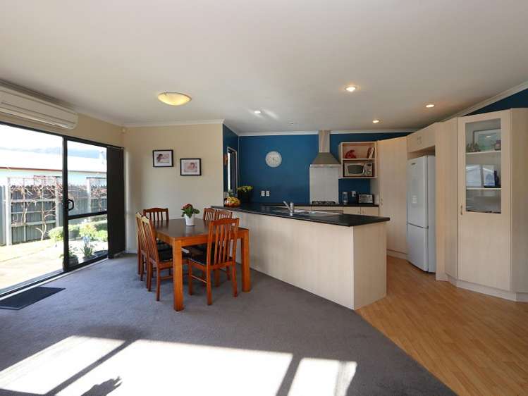 19 Woodland Grove Wainuiomata_1