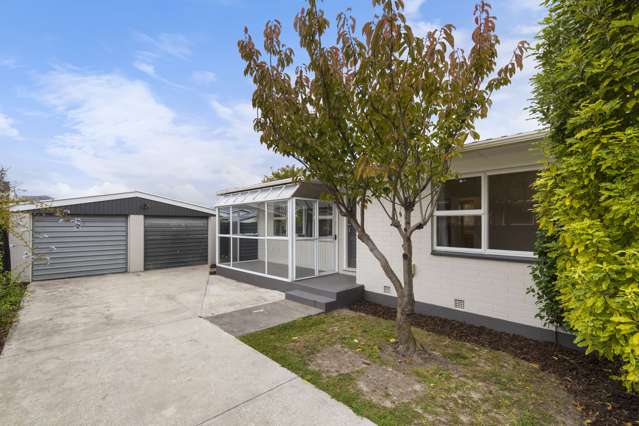 2/4 Elstow Place Spreydon_1