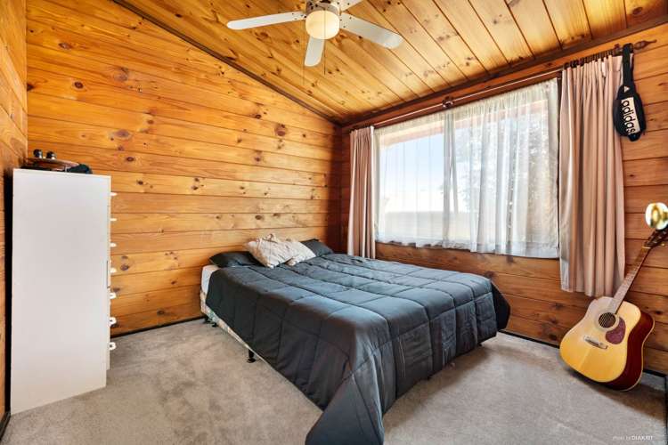 16 Sunningdale Street Wattle Downs_17