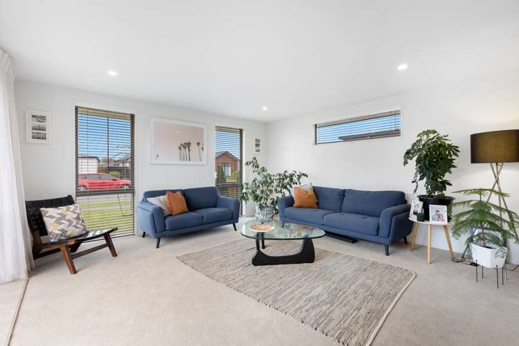 8 Irvines Track Halswell_9