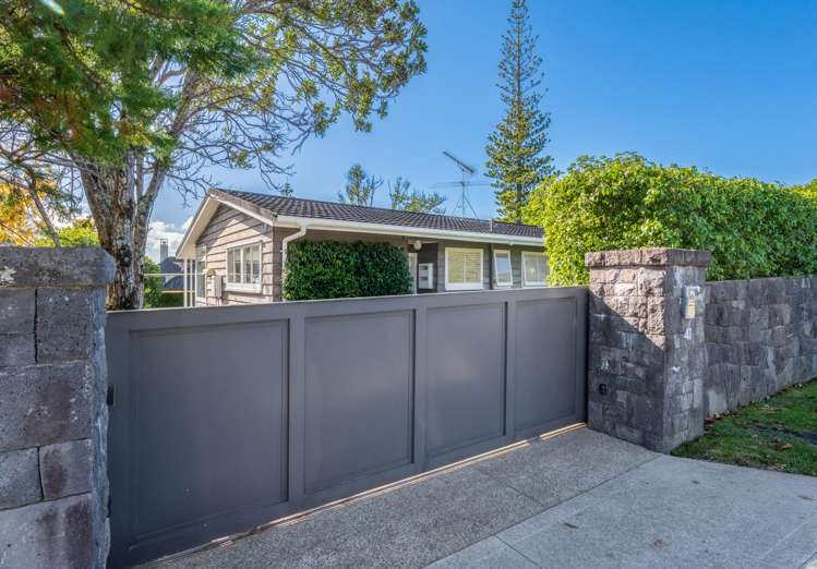 41 Seymour Road Mellons Bay_27