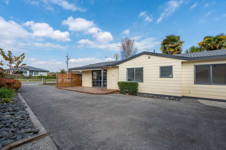 90 Dixon Road Glenview_16