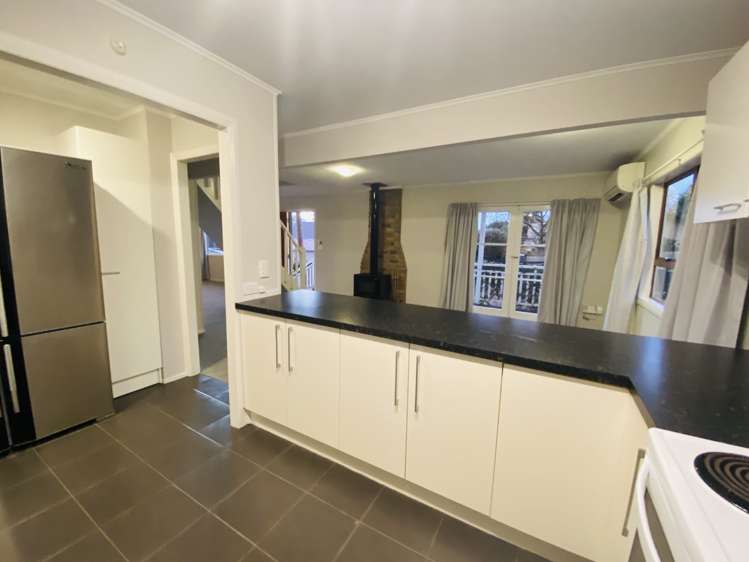 8 Chrisarda Place Red Hill_11