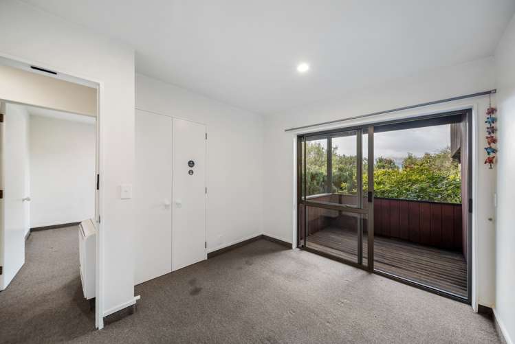 35b Wynyard Crescent Fernhill/Sunshine Bay_10