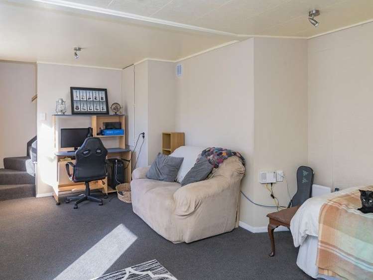 23 Jenner Road Toi Toi_13