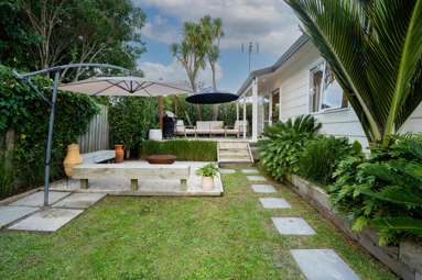 1/61 Kaurilands Road_2