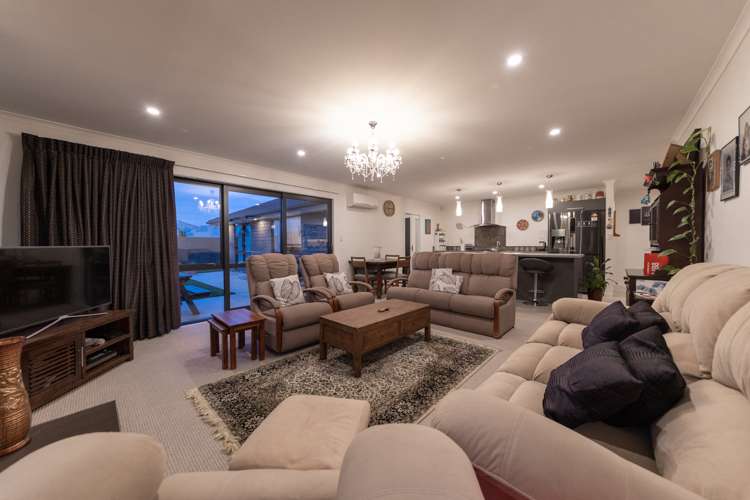 199 Pacific Drive Fitzherbert_7