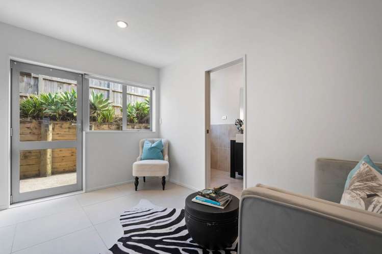 98 Medallion Drive Oteha_13